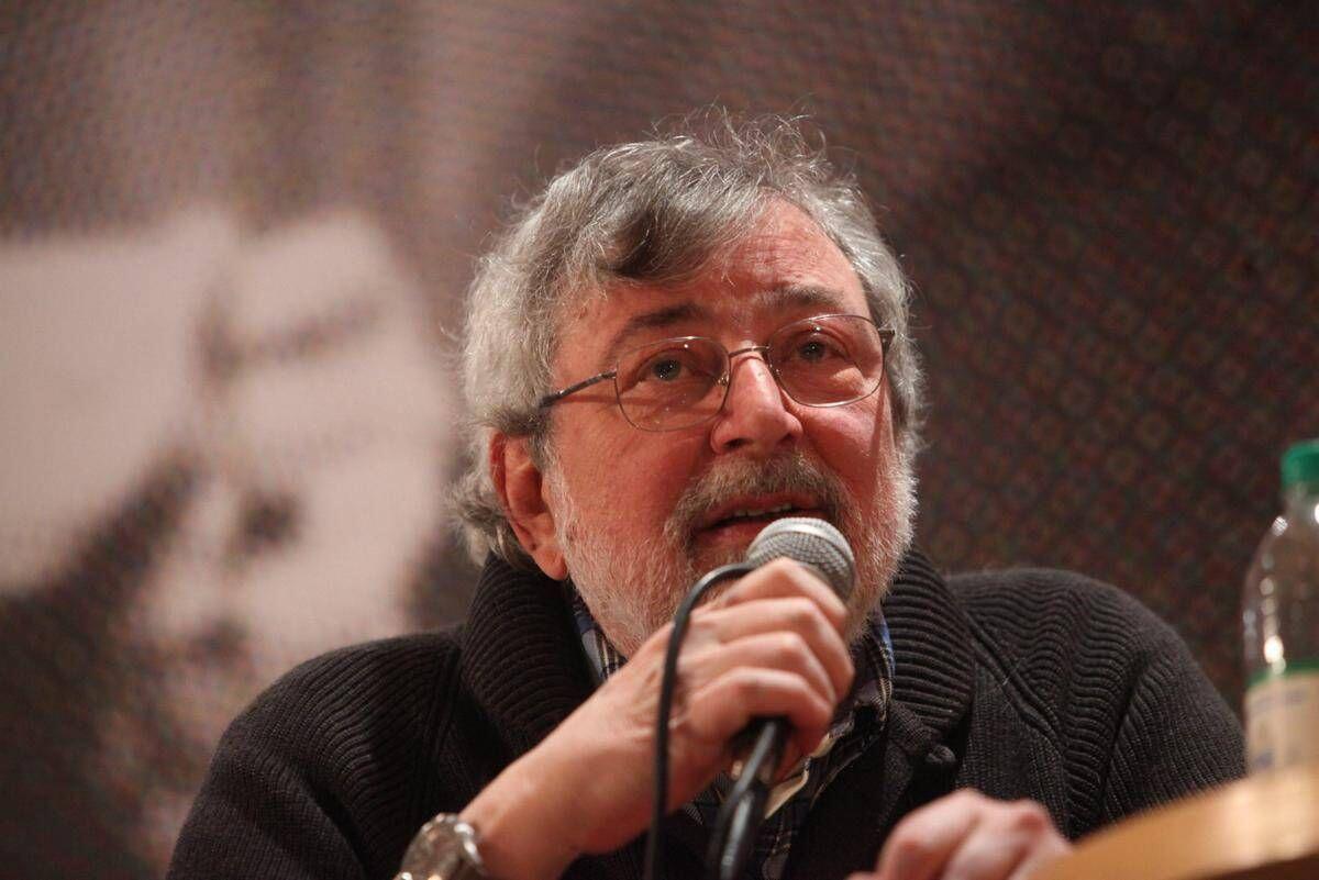 Guccini, a Pavana i funerali in forma privata - 