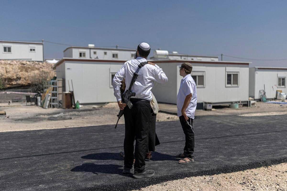 Cisgiordania, coloni assediano case palestinesi a Qusra. Ambasciatore Huckabee: "Atto di terrorismo" - 