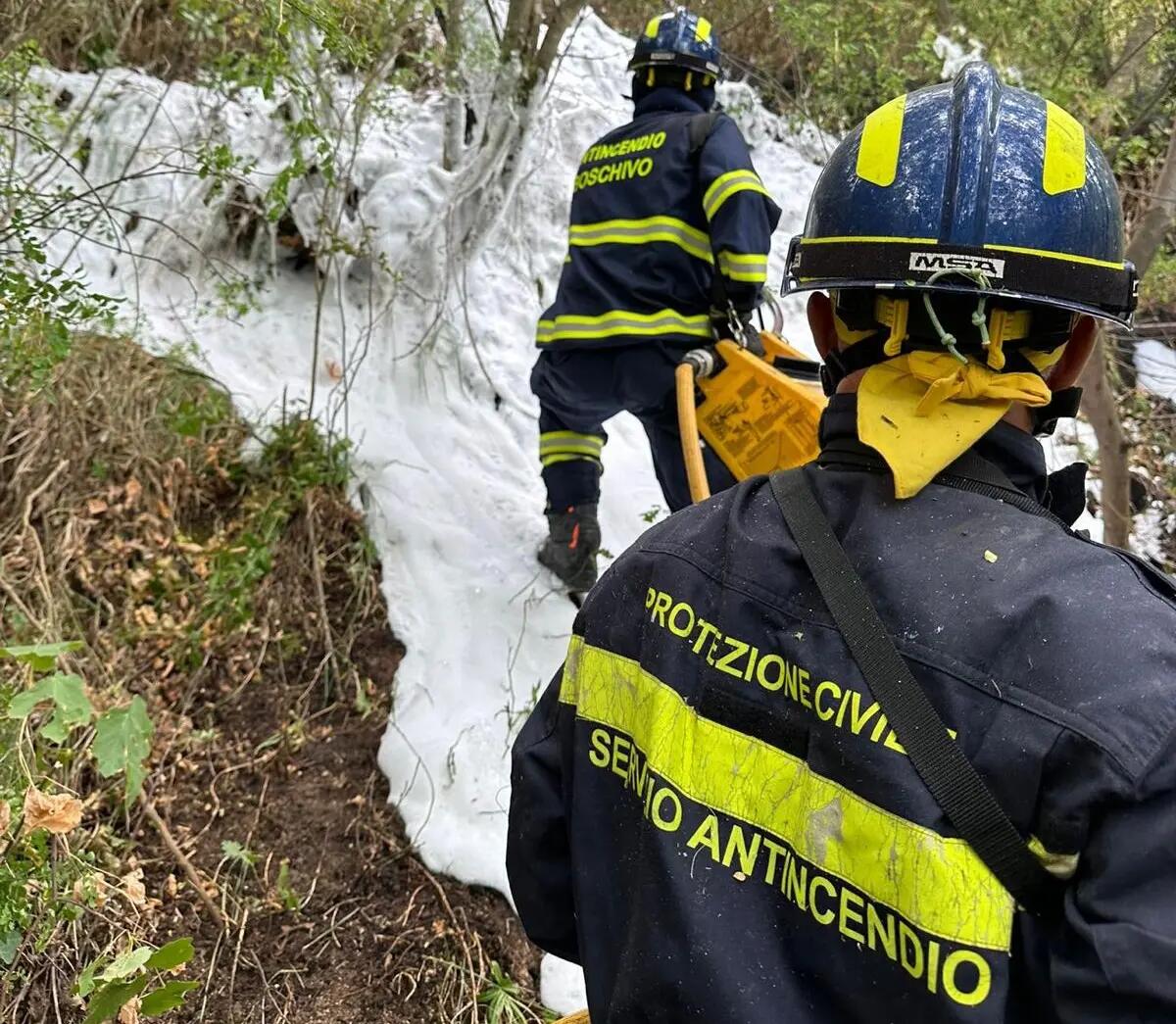 Gemellaggio Veneto-Calabria per il contrasto agli incendi boschivi, volontari veneti in missione in provincia di Cosenza - 
