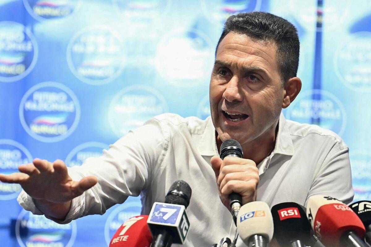 Vannacci pubblica il 'manifesto' di Futuro Nazionale: dal femminicidio a euro e migranti, il programma - 