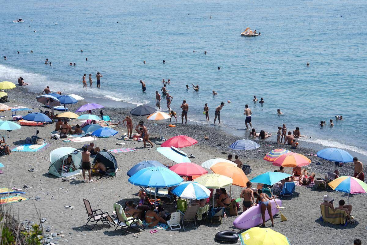 Lecce, si sente male mentre nuota con gli amici: morto 19enne - 