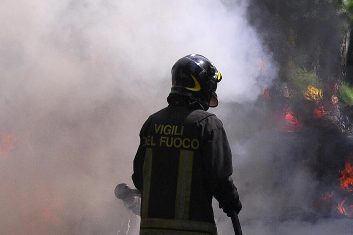 Esplosione in una palazzina a Cassino: 2 feriti gravi, tetto crollato - 