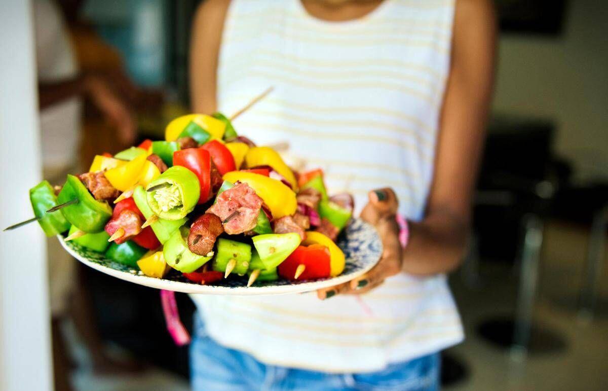 Come dimagrire senza contare le calorie e patire la fame? La lezione delle diete 'veg' - 