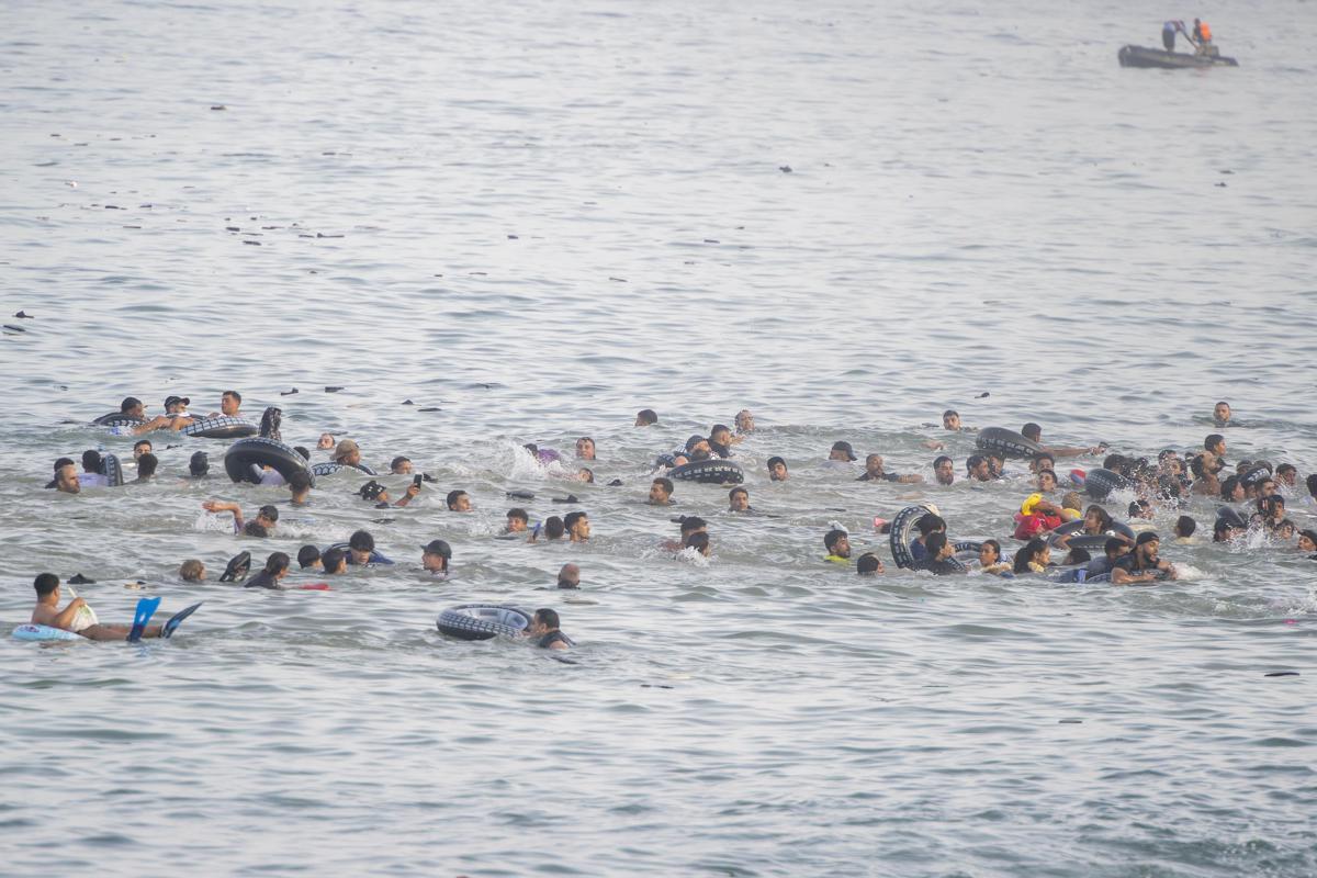 Migranti a Ceuta, Ue: "Solidali con la Spagna e cordoglio per le vittime" - 