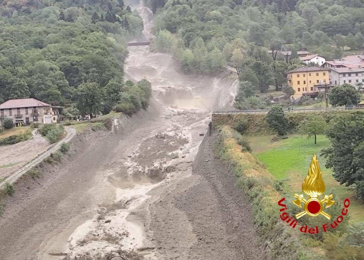Maltempo, allerta meteo in Italia: frane, allagamenti e disagi. 81 evacuati in Lombardia - 