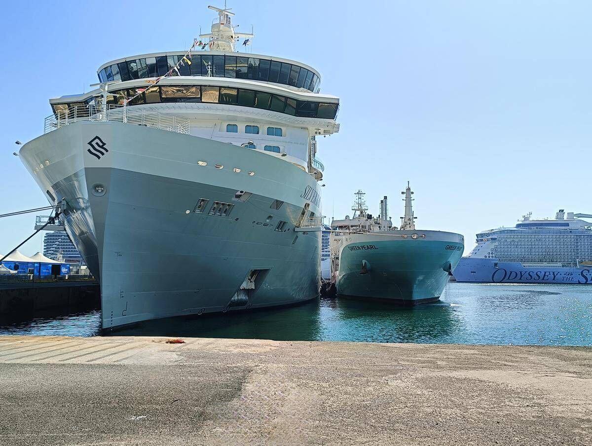 Porto di Civitavecchia, concluso con successo primo rifornimento di Gnl a una nave da crociera - 