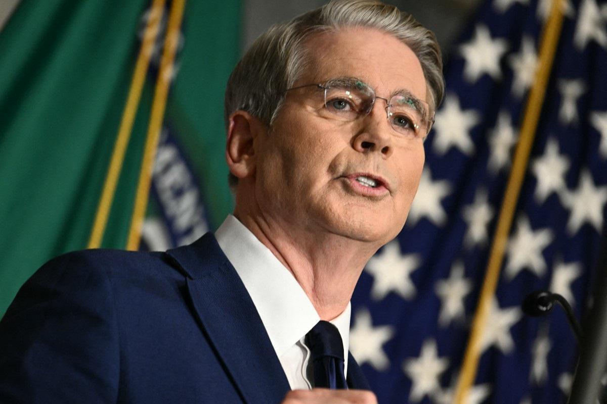 Iran, Bessent: "Fuori dal sistema del dollaro Usa chi ricicla denaro per conto di Teheran" - 