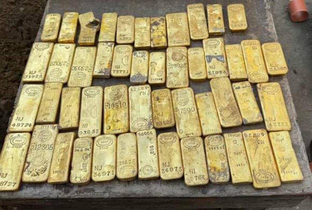 Belgio, operai trovano un tesoro durante uno scavo: monete e lingotti da 9 milioni di euro - 