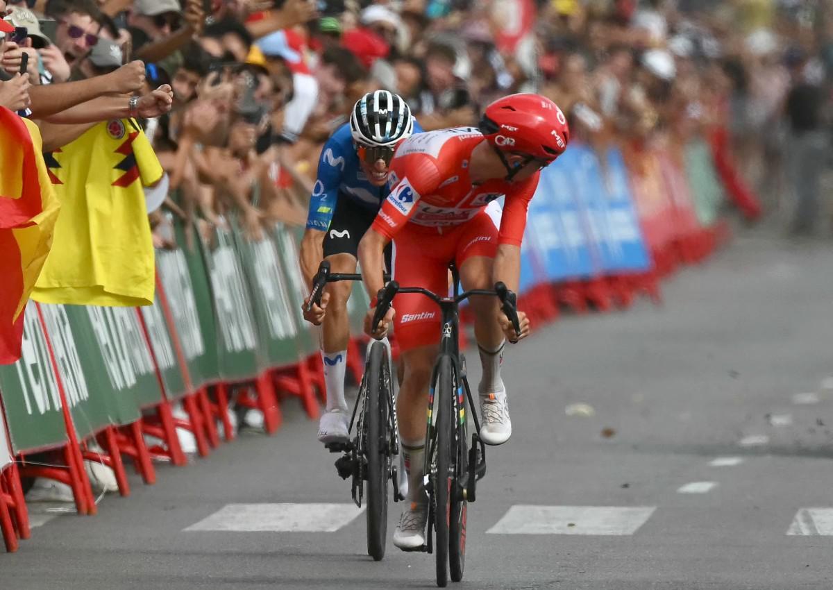 Clamoroso alla Vuelta, Pogacar cade e si ritira - Video - 