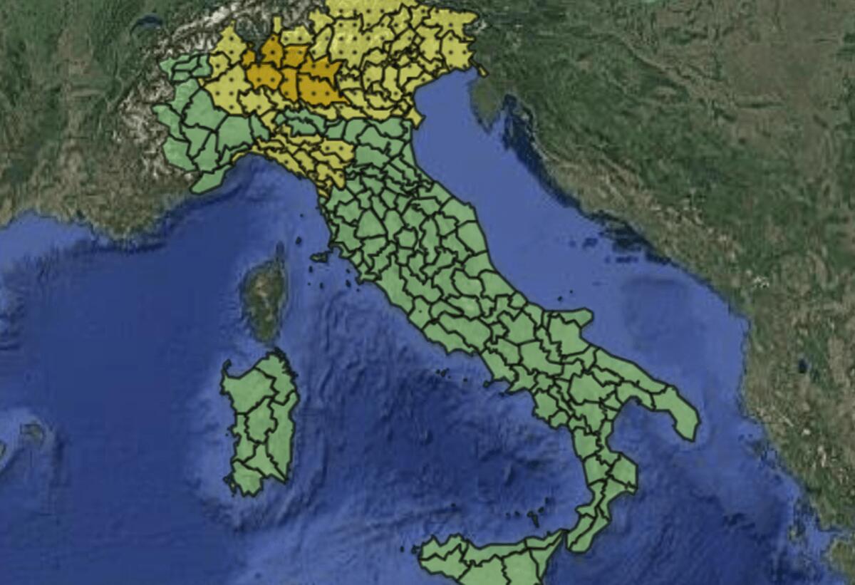 Maltempo, allerta meteo arancione e gialla per temporali giovedì 20 agosto: la mappa delle regioni a rischio - 