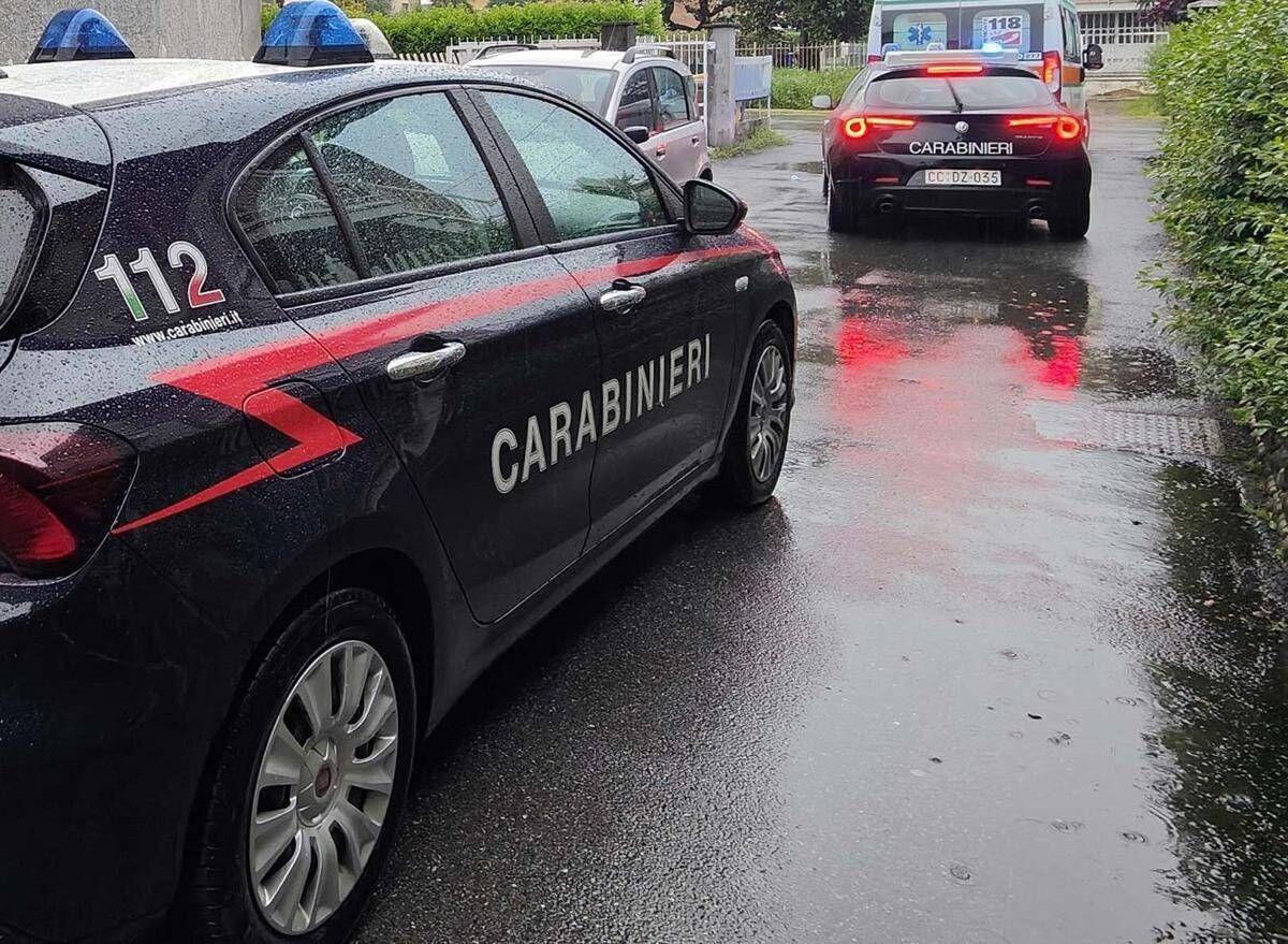 Aggredisce a colpi di martello la moglie e la figlia, arrestato 55enne a Monza: salvate dai vicini di casa - 