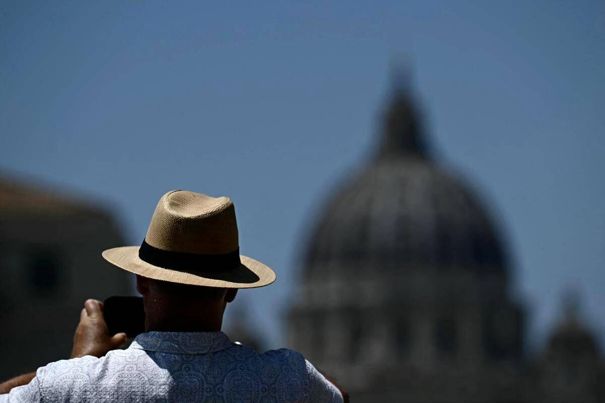 Meteo, domenica temporali su Alpi e Appennini. A Ferragosto caldo fino a 39°C - 