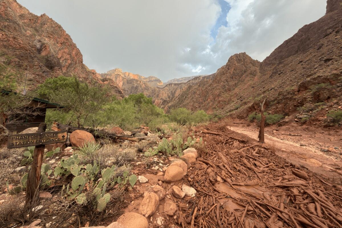 Alluvione lampo travolge il Grand Canyon: 1 morto e 15 escursionisti dispersi - 