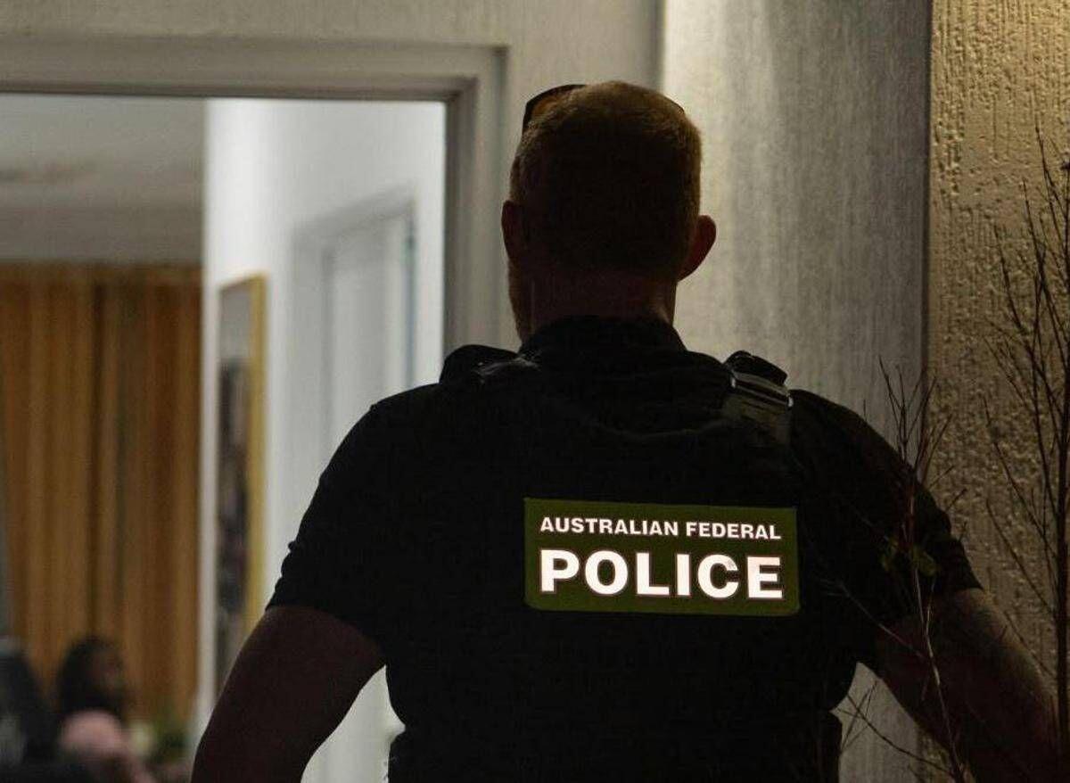 Australia, allarme per corpo in una valigia... ma era una bambola sexy - 