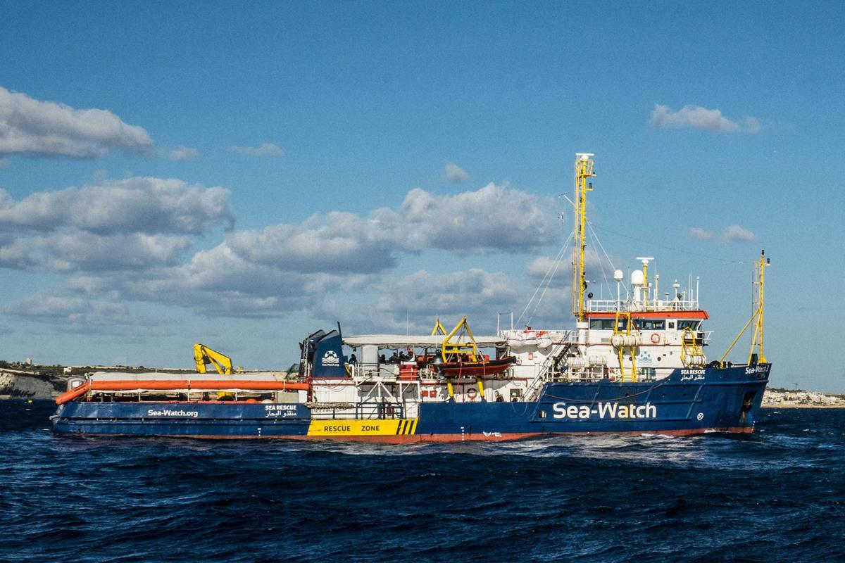 Sea Watch multata dall'Italia, attacco dell'ong al governo: "Noi non collaboriamo con i criminali, voi?" - 
