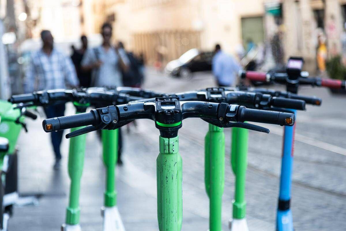 Monopattini e bike in sharing a Roma, multa Antitrust per 2,675 milioni di euro: "Hanno ostacolato corse gratis" - 