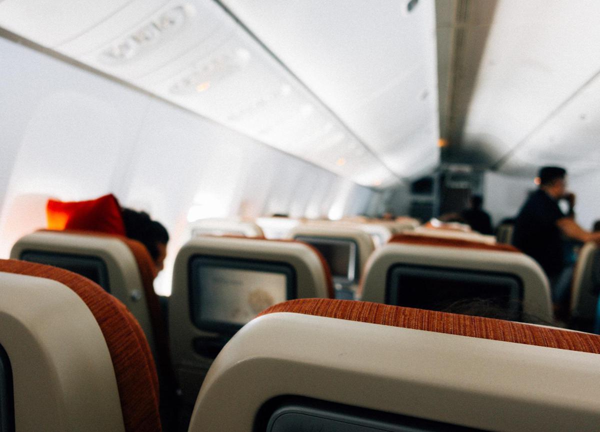 Dieci ore chiusi in aereo, il volo da incubo a Bologna a Malaga - 