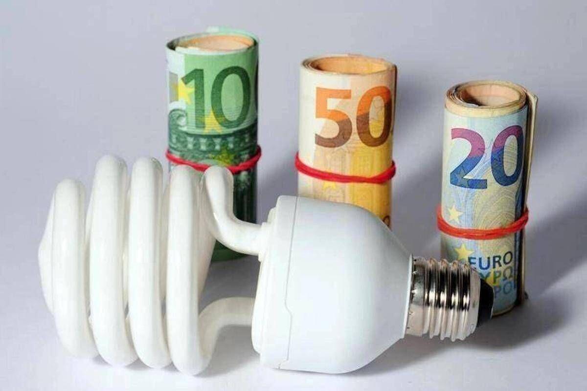 Prezzi, Codacons: "Da bollette a carburanti in arrivo stangata d'autunno, +633 euro a famiglia" - 