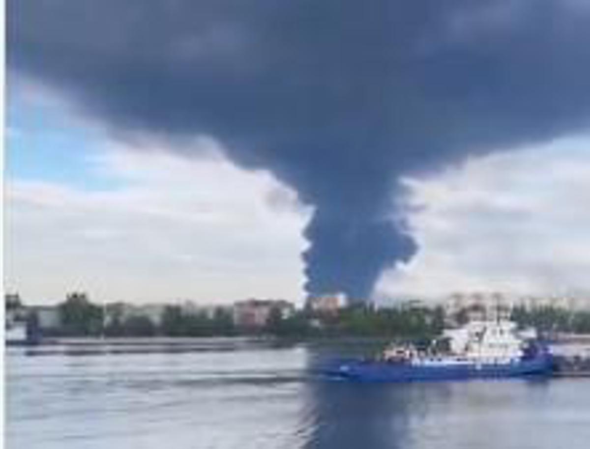 Ucraina, attacco contro una delle più grandi raffinerie in Russia. Mosca: "Abbattuti nella notte 605 droni di Kiev" - 