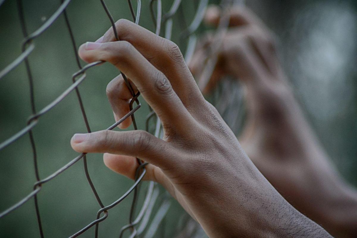 Detenuto evade dal circuito di alta sicurezza del carcere di Augusta: ricerche in corso - 