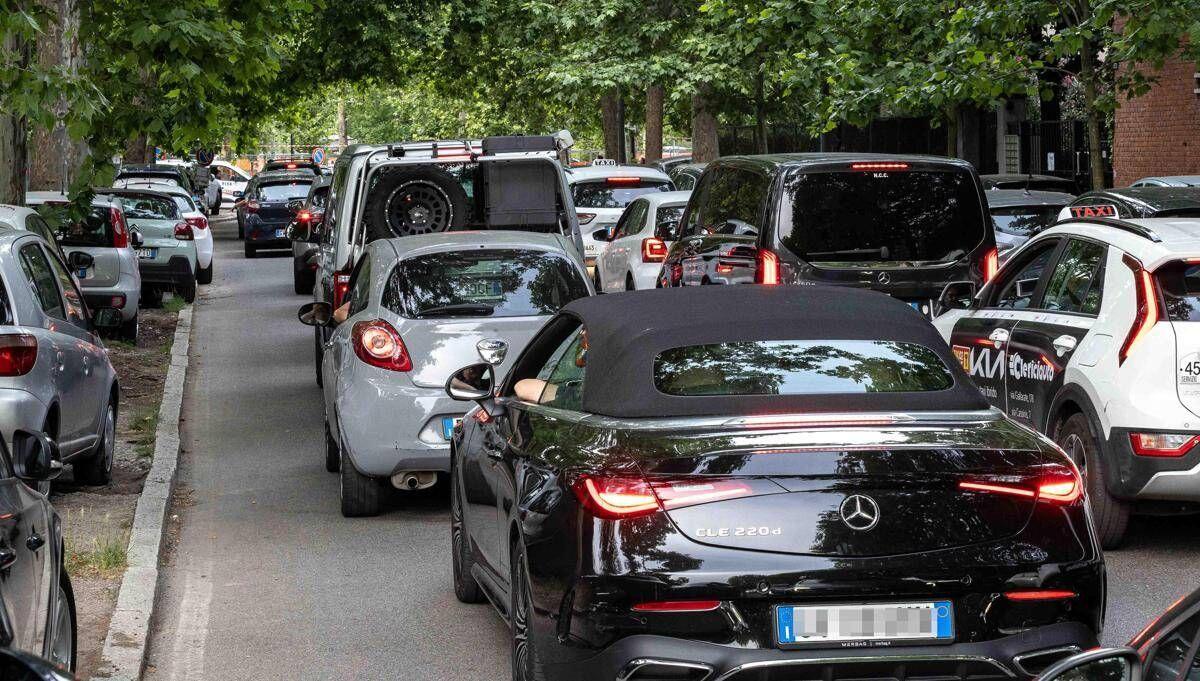 Mini riforma del bollo auto, niente tagli ma dal 2028 cambiano le tempistiche: la novità - 