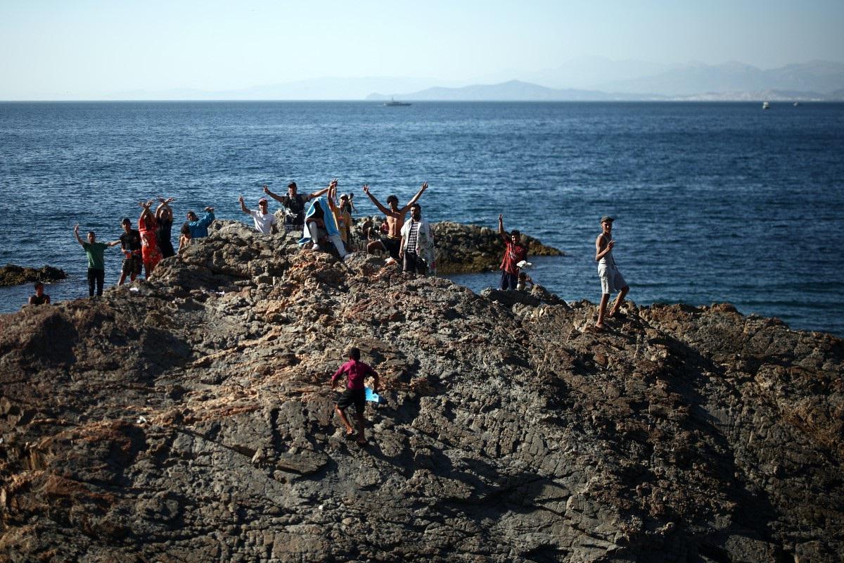 Crisi Ceuta, Piantedosi: "Controlli alla frontiera non sono contro la Spagna. Basta tabù, hub rimpatri in Paesi terzi" - 