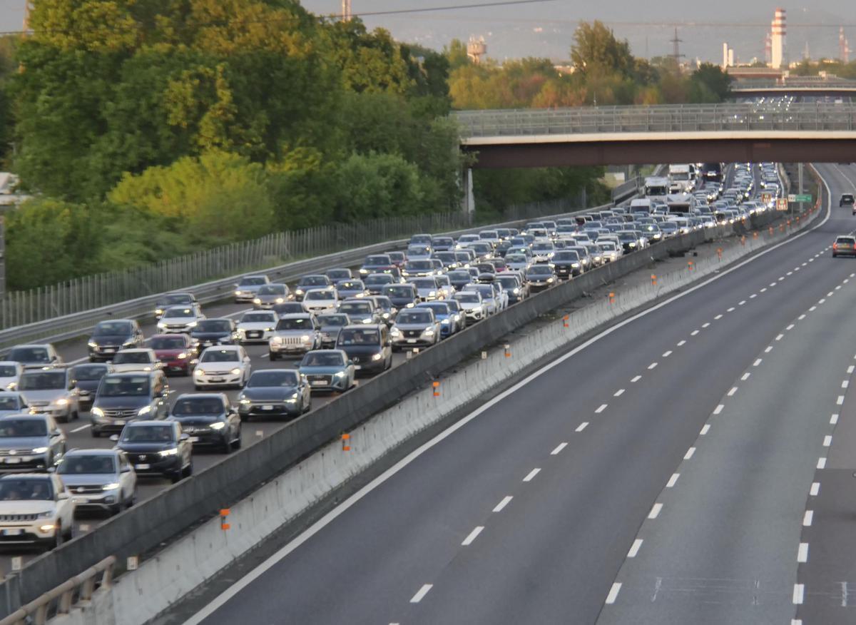 Weekend da bollino rosso, oltre 24 milioni di veicoli sulle strade fino a domani - 
