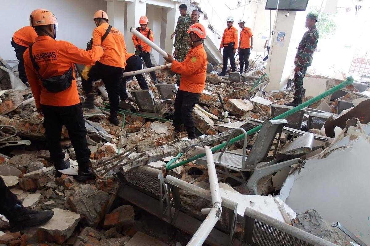 Terremoto in Indonesia, 47 morti e 2mila sfollati. Caccia ai dispersi - 