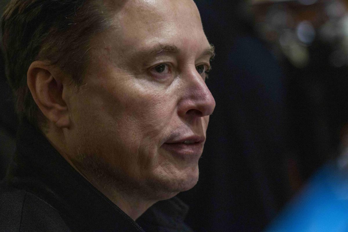 Space X, un razzo di Elon Musk sta per schiantarsi sulla Luna - 