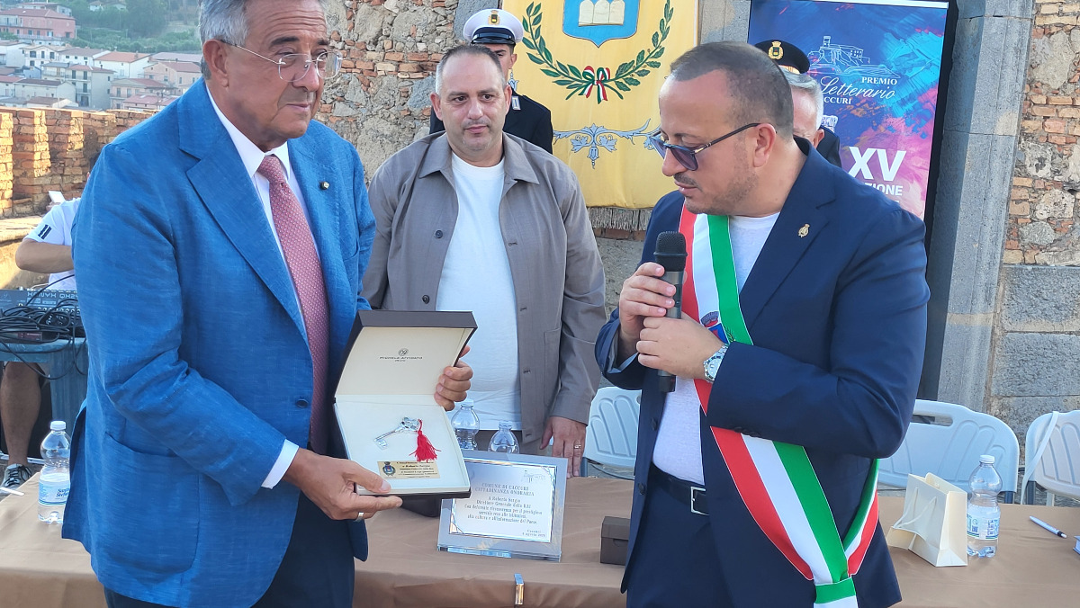 Cittadinanza onoraria a Roberto Sergi (U.S. Comune di Caccuri 7.8.2026)