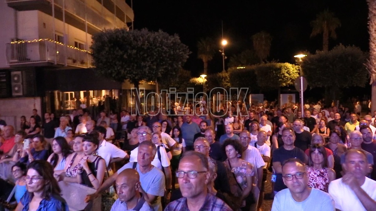 Nero a metà Experience - Piazza Berlinguer - Crotone - Foto Redazione 17.08.2026