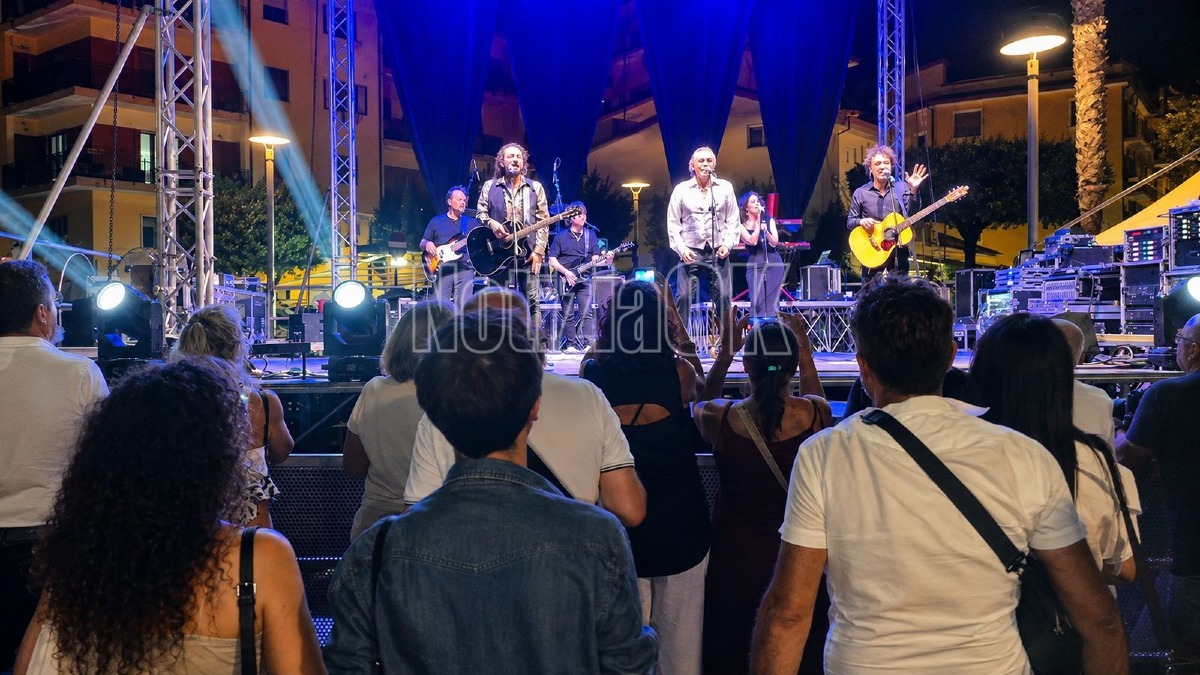 Italia Bee Gees - Foto Locandina Ufficiale 