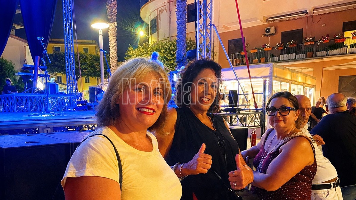 Italia Bee Gees - Foto Locandina Ufficiale 