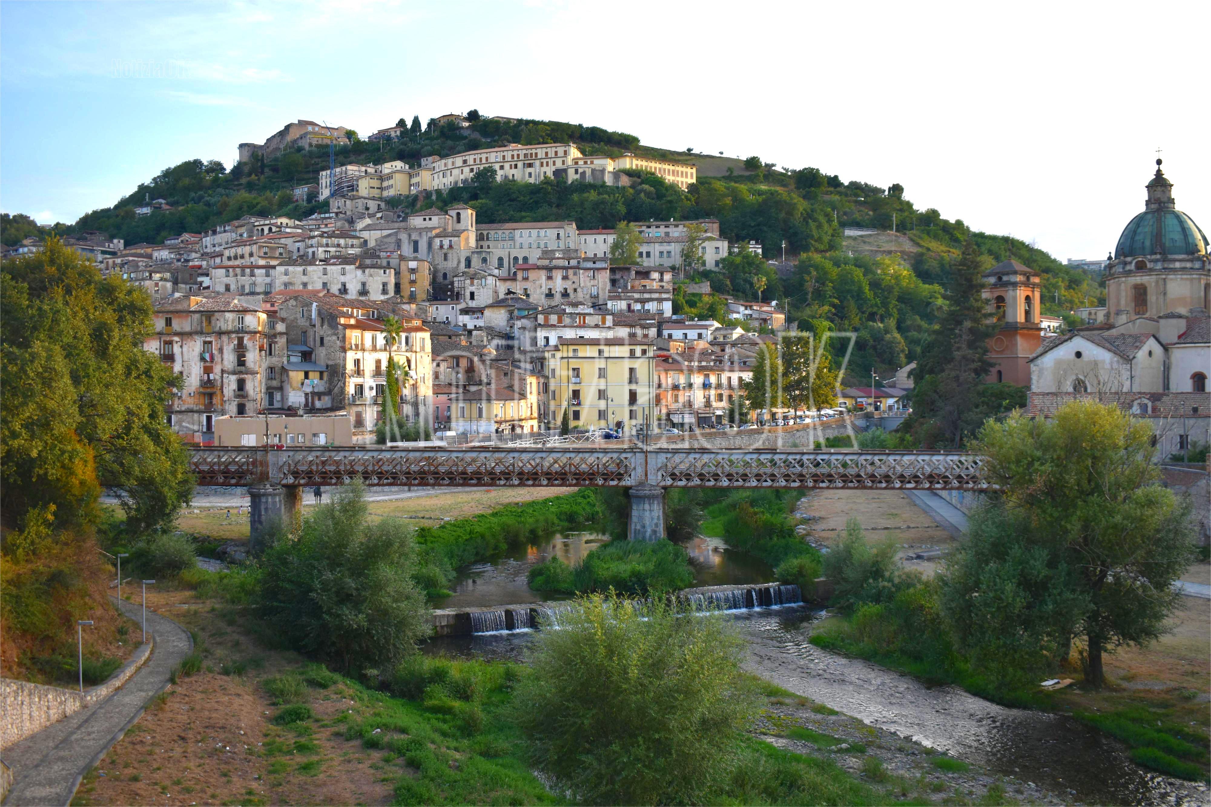Mercato immobiliare, a Cosenza le case risalgono: prezzi in crescita dell’1,9% in un mese - Foto: Redazione