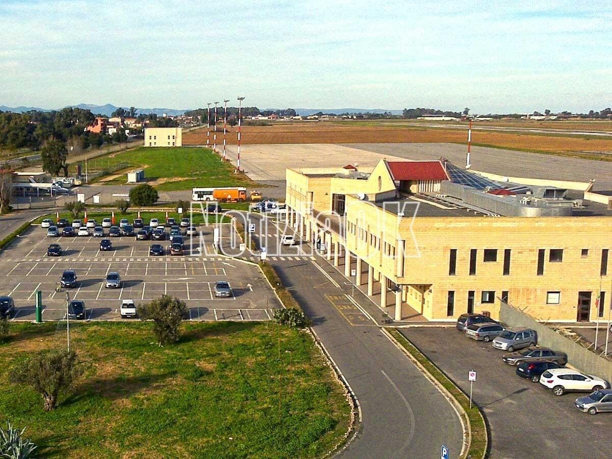 Aeroporto di Crotone, Intrieri: «Disagi da segnalare, ma serve realismo per tutelare il collegamento» - Foto: Redazione 