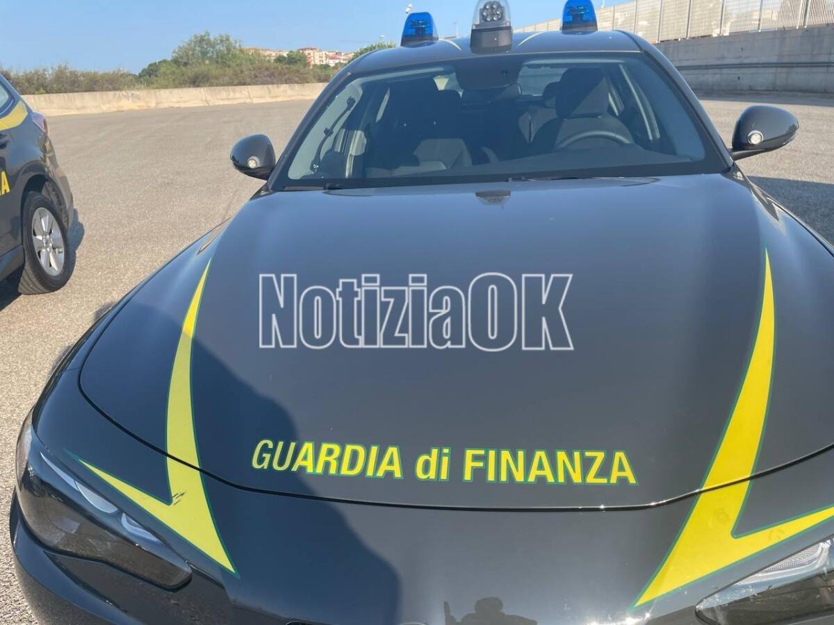 Gasolio contaminato a Crotone, scattano i sequestri: denunciato il gestore - guardia di finanza redazione