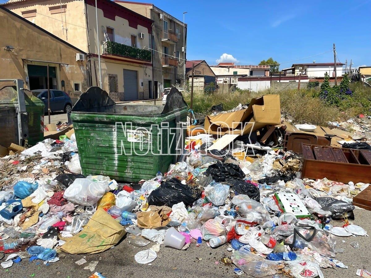Crotone, stop ai rifiuti: videosorveglianza e una nuova piazzetta in arrivo - Foto: Redazione