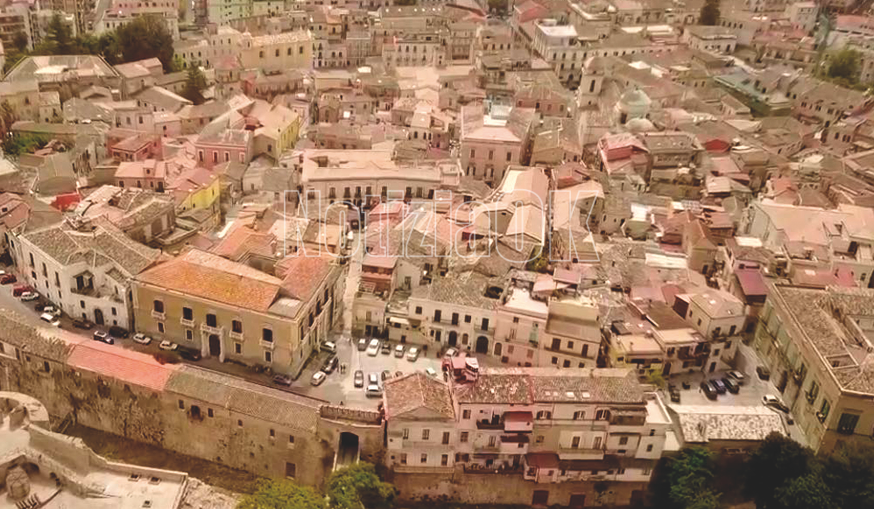 Crotone - Nasce il Comitato Piazza Castello per il rilancio del centro storico - Foto: Redazione