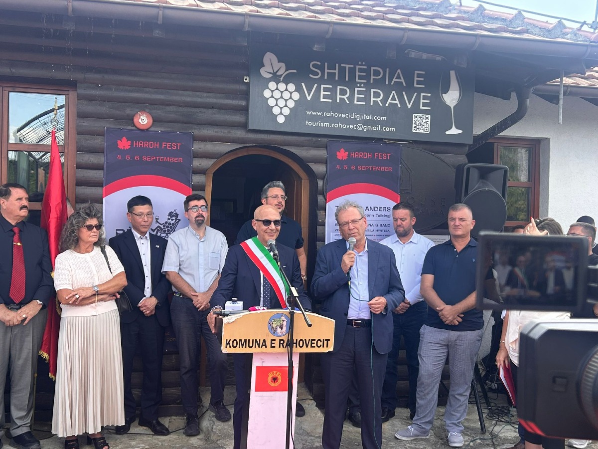 Vakarici porta l’Arbëria in Kosovo: Pomillo nominato Ambasciatore Onorario dell’Hardh Fest 2026 - Foto: Uff. Stampa Comune di Vaccarizzo Albanese