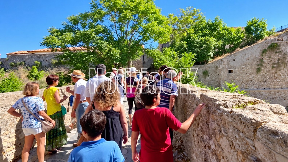 Crotone, l’estate dei cantieri: per i crocieristi il centro storico si ferma al Castello - Foto: Redazione 
