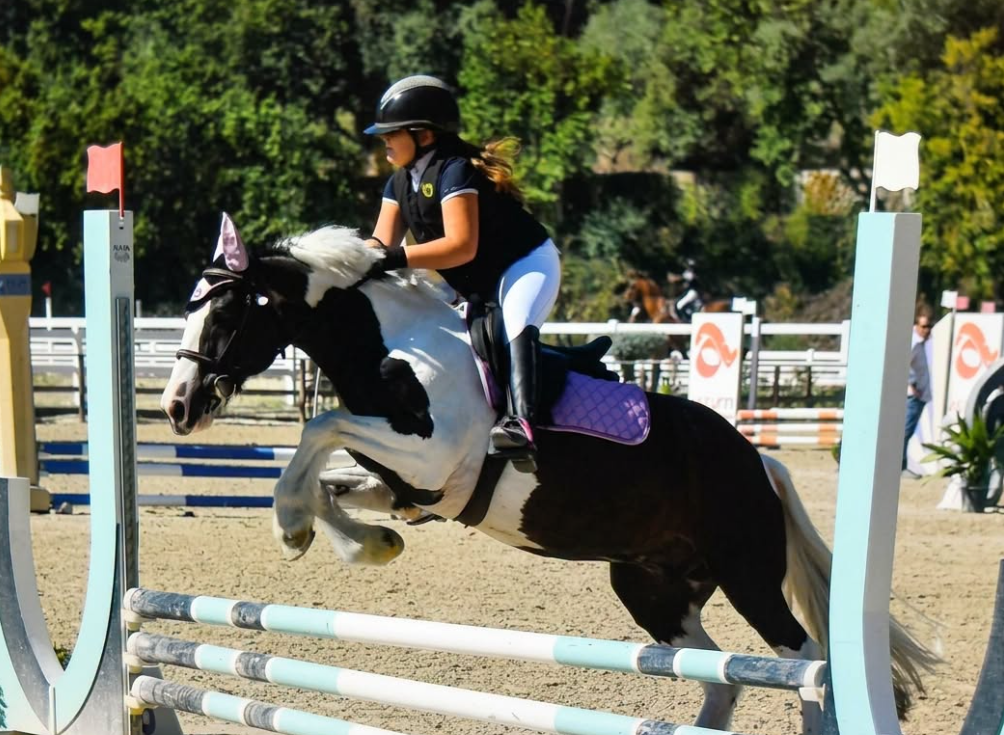 Sellia Marina, Sofia Airam Citraro. a soli 9 anni è campionessa del Sud Italia nel salto a ostacoli - Foto: Uff. Stampa Comune di Sellia Marina