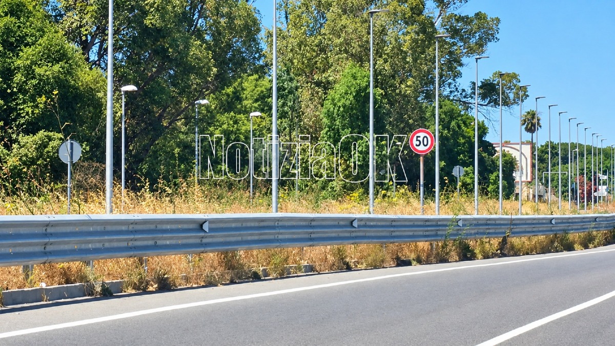 Incidente sulla Statale 106 a Simeri Crichi, strada chiusa: coinvolti tre veicoli - Foto: Redazione 