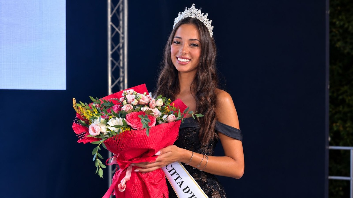 Da Guardavalle al trono nazionale: Giulia Rella è Miss Reginetta d’Italia 2026 - Foto Uff. Stampa CostaJonicaWeb Info 
