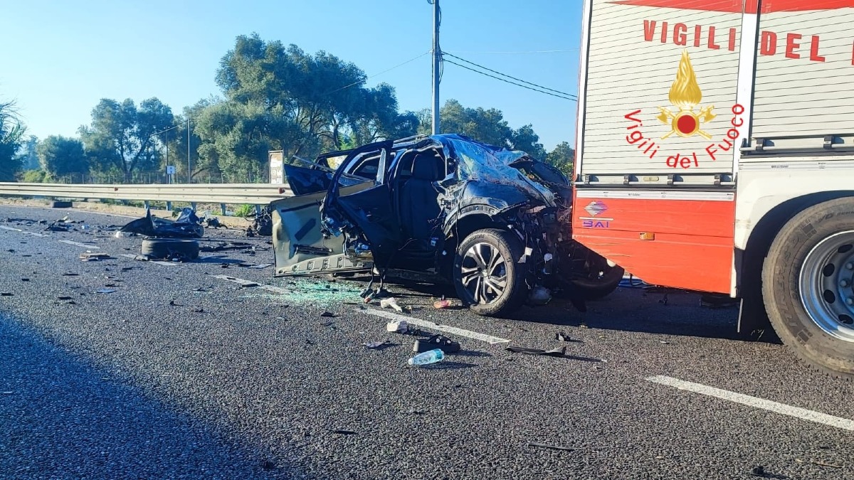 Tragico incidente in Calabria, perdono la vita papà e figli - Foto: Ufficio stampa Vigili del Fuoco