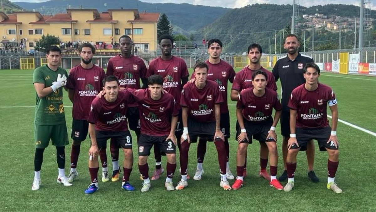 Mesoraca, parte il campionato: tanti volti nuovi per mister Russo - Foto Uff. Stampa Mesoraca Calcio