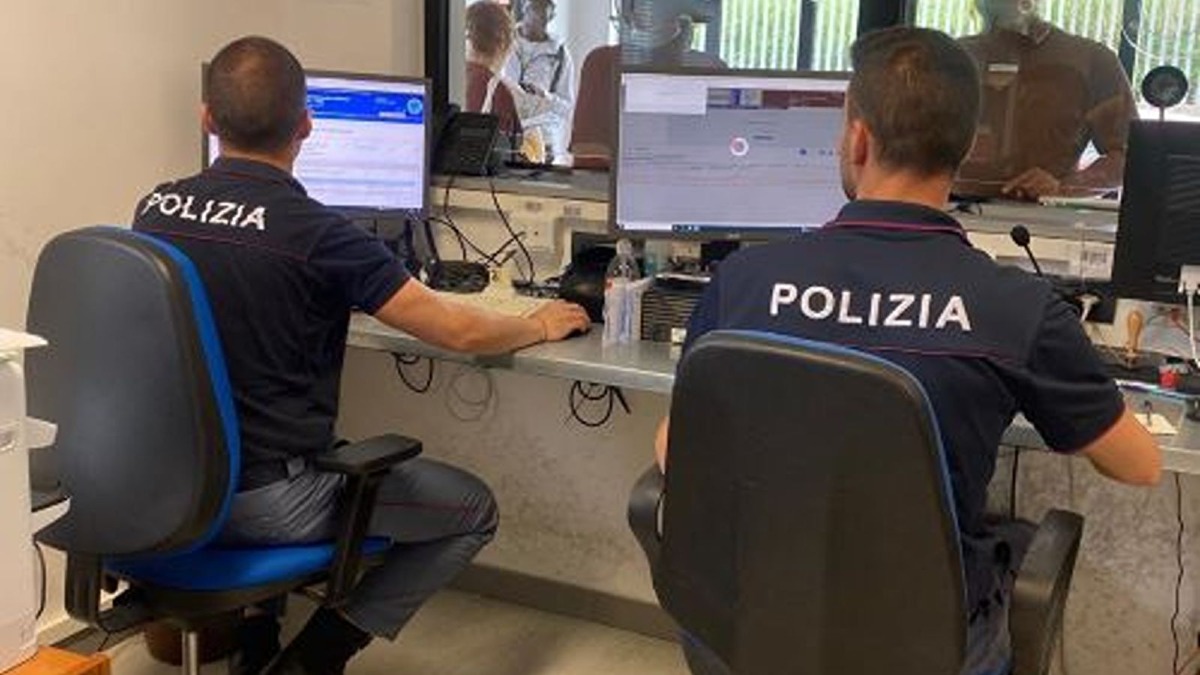 Immigrazione irregolare, il Questore di Catanzaro dispone il trattenimento di uno straniero - Foto Uff. Stampa Questura di Catanzaro