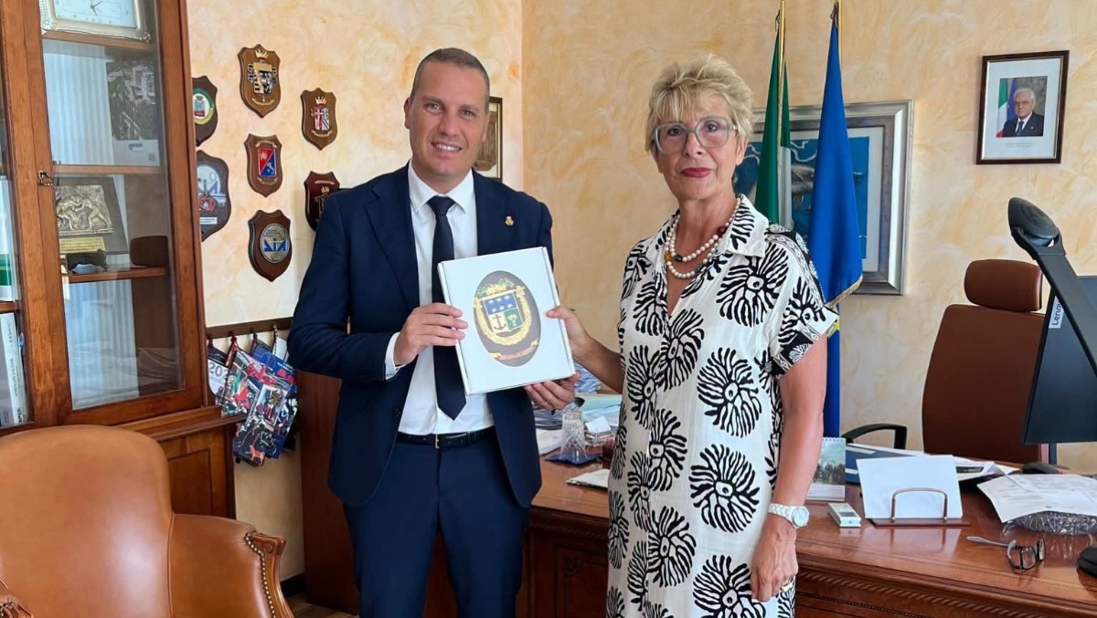 Provincia di Crotone, il saluto al Prefetto Ferraro: “Professionalità, umanità e servizio alla comunità”  - 