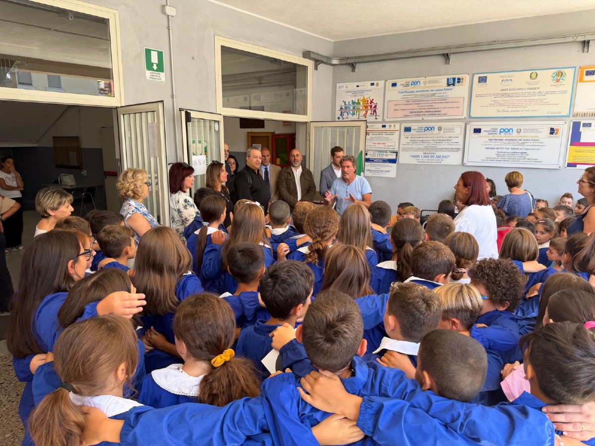 Catanzaro - Riapertura delle scuole, Bullotta e Belcaro in visita all’IC Mater Domini – Nord Est Manzoni - Foto Uff Stampa comune di Catanzaro 