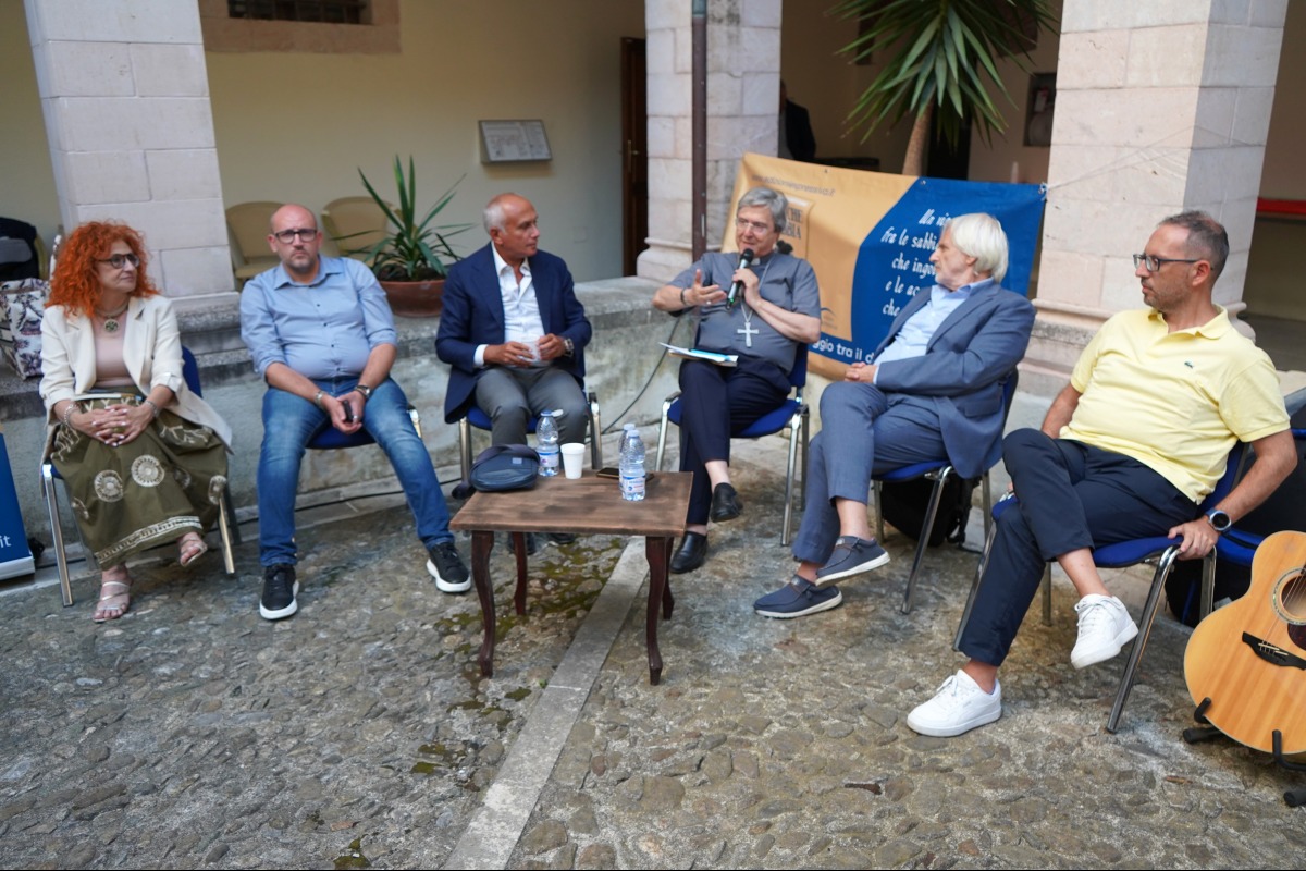 Cosenza, “Barche di Sabbia” porta al Museo dei Brettii le storie della migrazione - Foto Uff. Stampa Expressiva Comunicazioni 