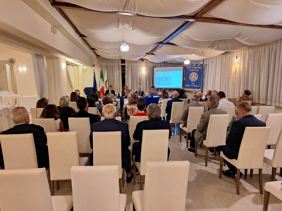 Rotary Club Presila Cosenza Est, incontro sull’arte dell’ascolto: tre nuovi soci entrano nel club - Foto: Uff. Stampa Rotary Club Presila Cosenza Est
